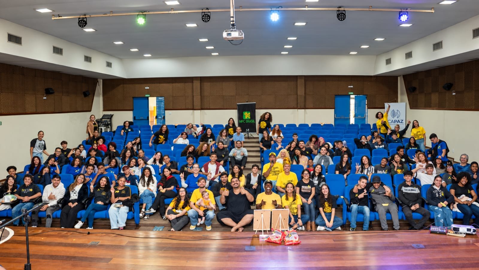 Foto de grupo com todos os participantes do Tamu Junto Viva Mais